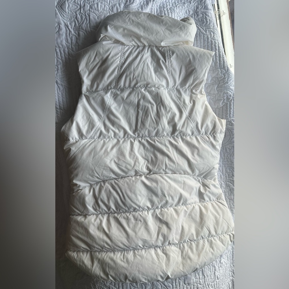 Athleta Cream Puffer Vest LARGE - Picture 5 of 11